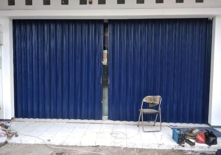 Pintu Besi
